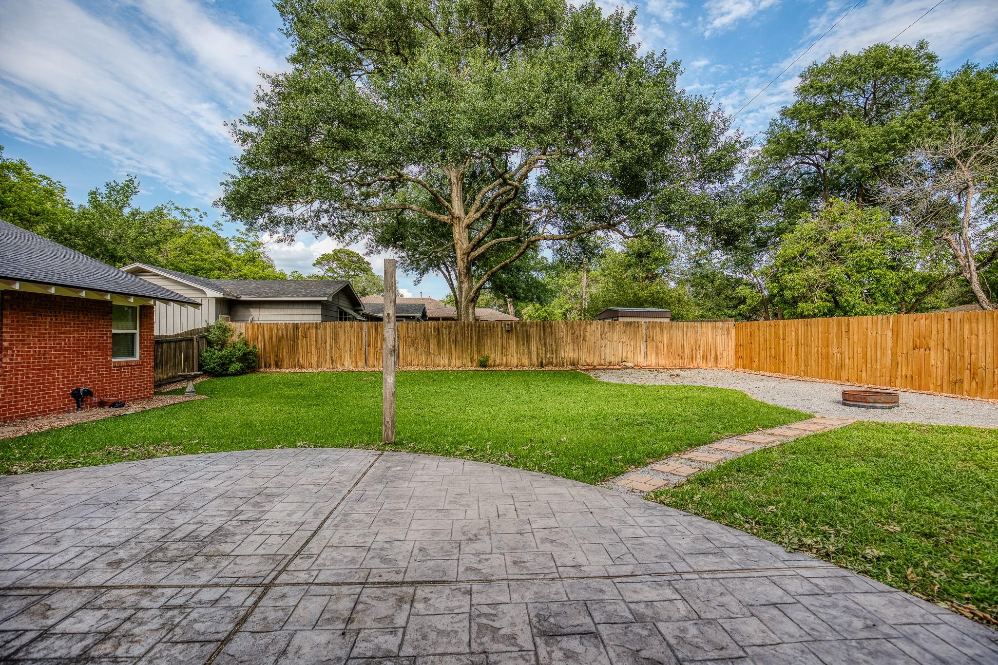 904 Mae Way