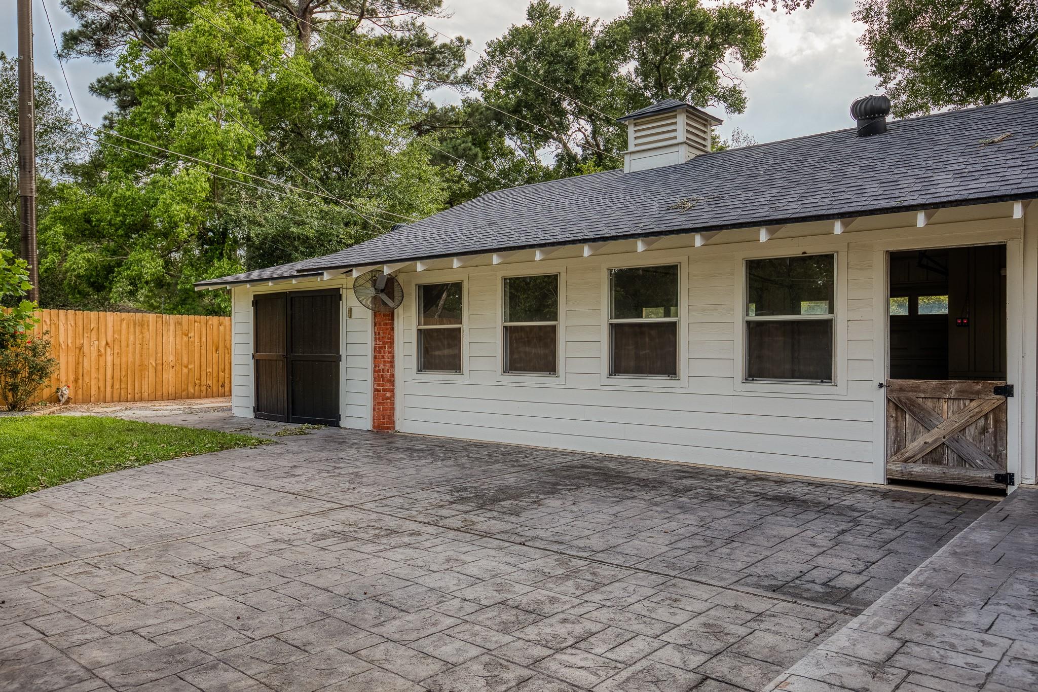 904 Mae Way