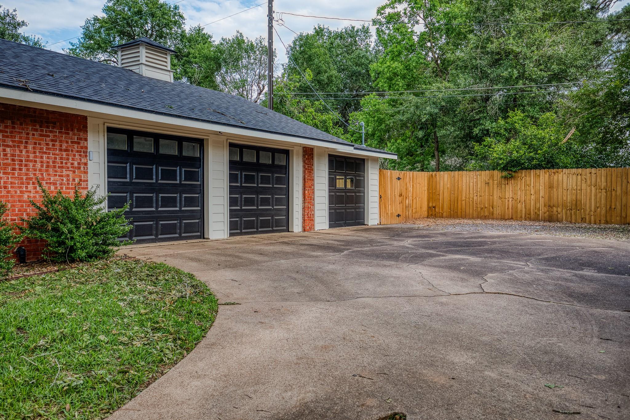 904 Mae Way