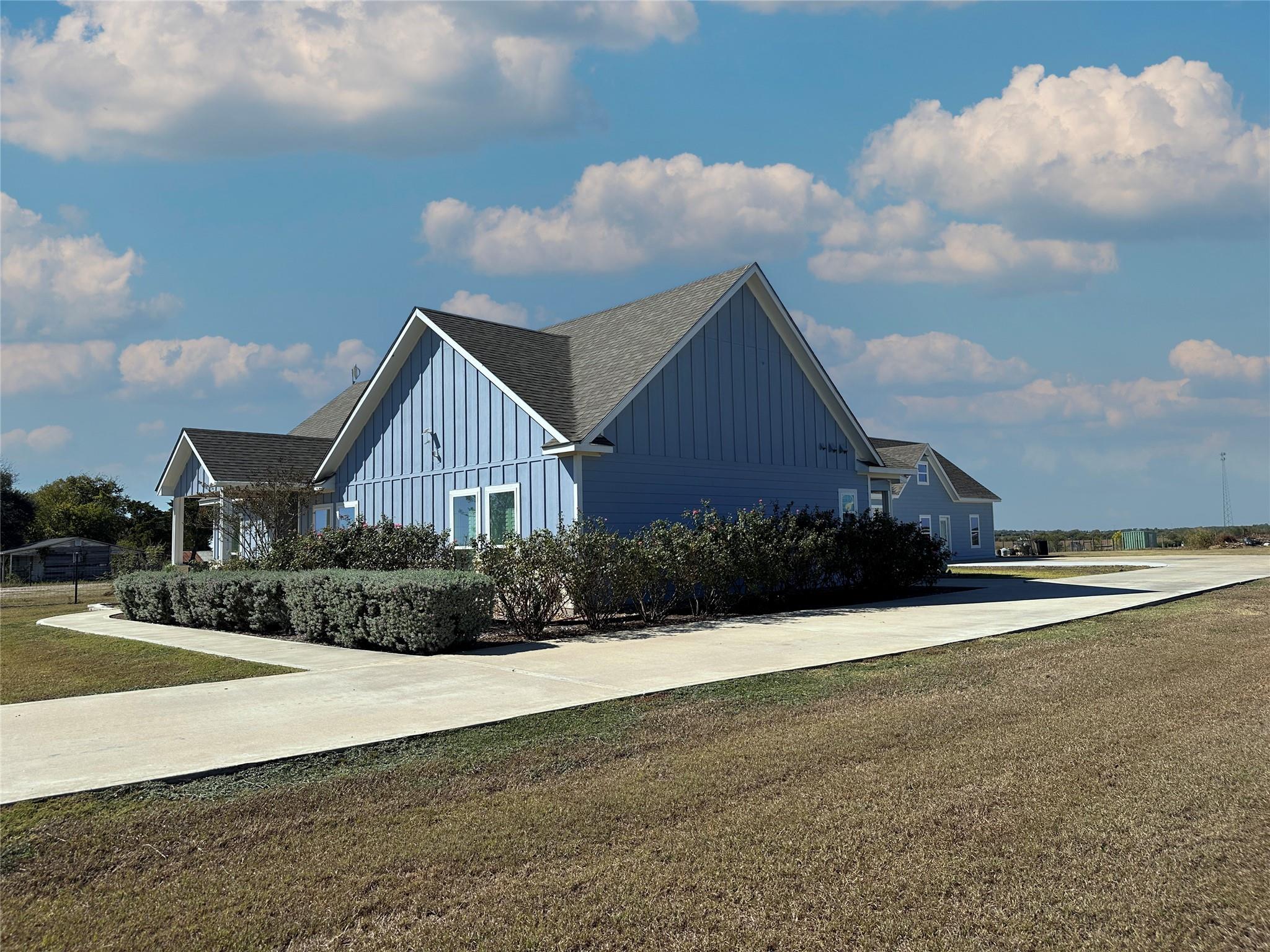 4334 Maass Road, Burton