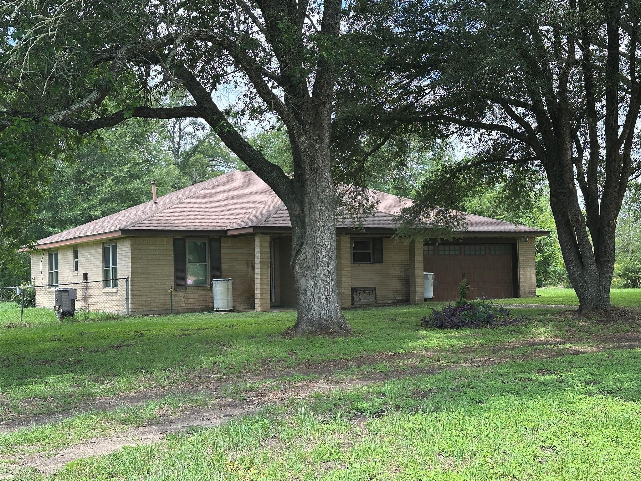 18493 Fm 1155 Rd E
