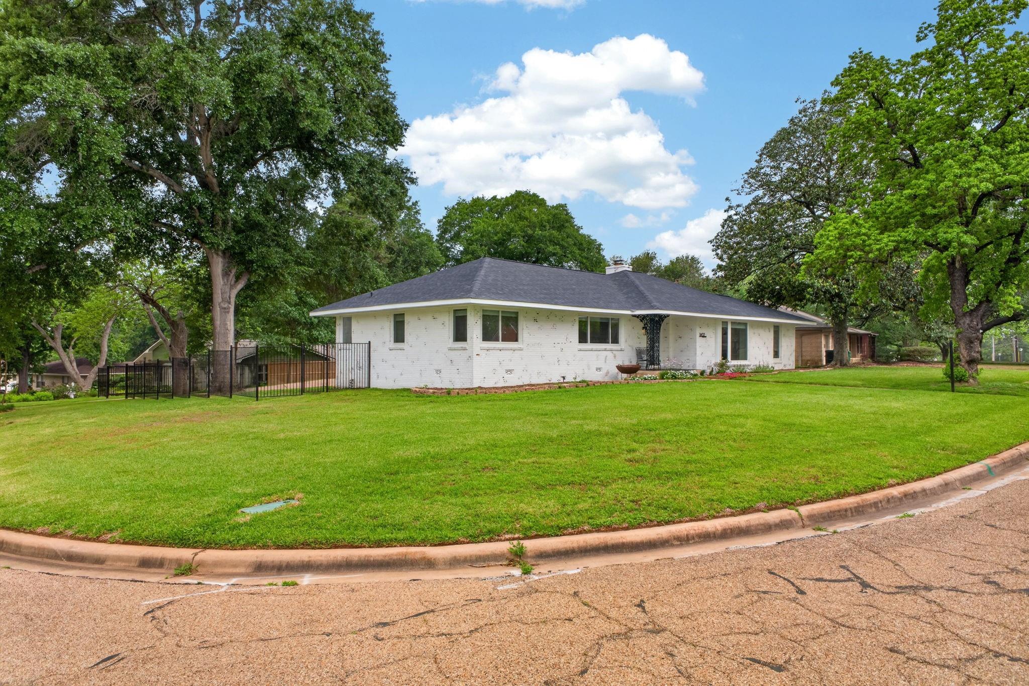 1602 Harrison Road