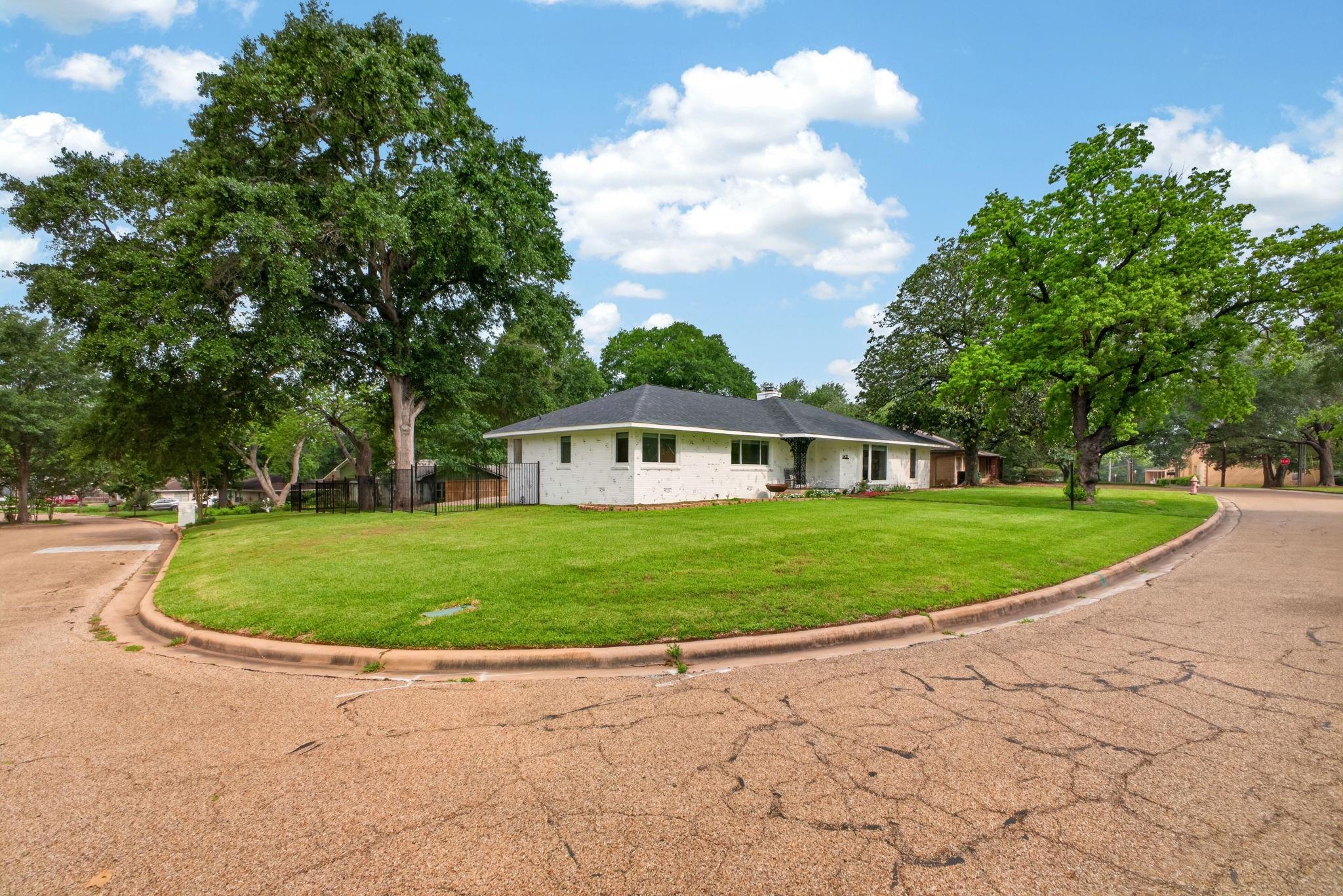 1602 Harrison Road