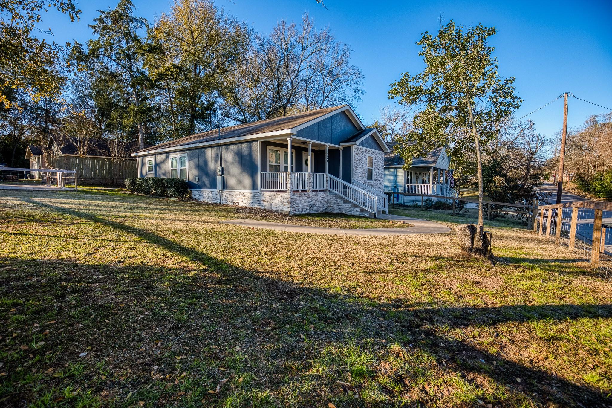 1004 Pecan Street