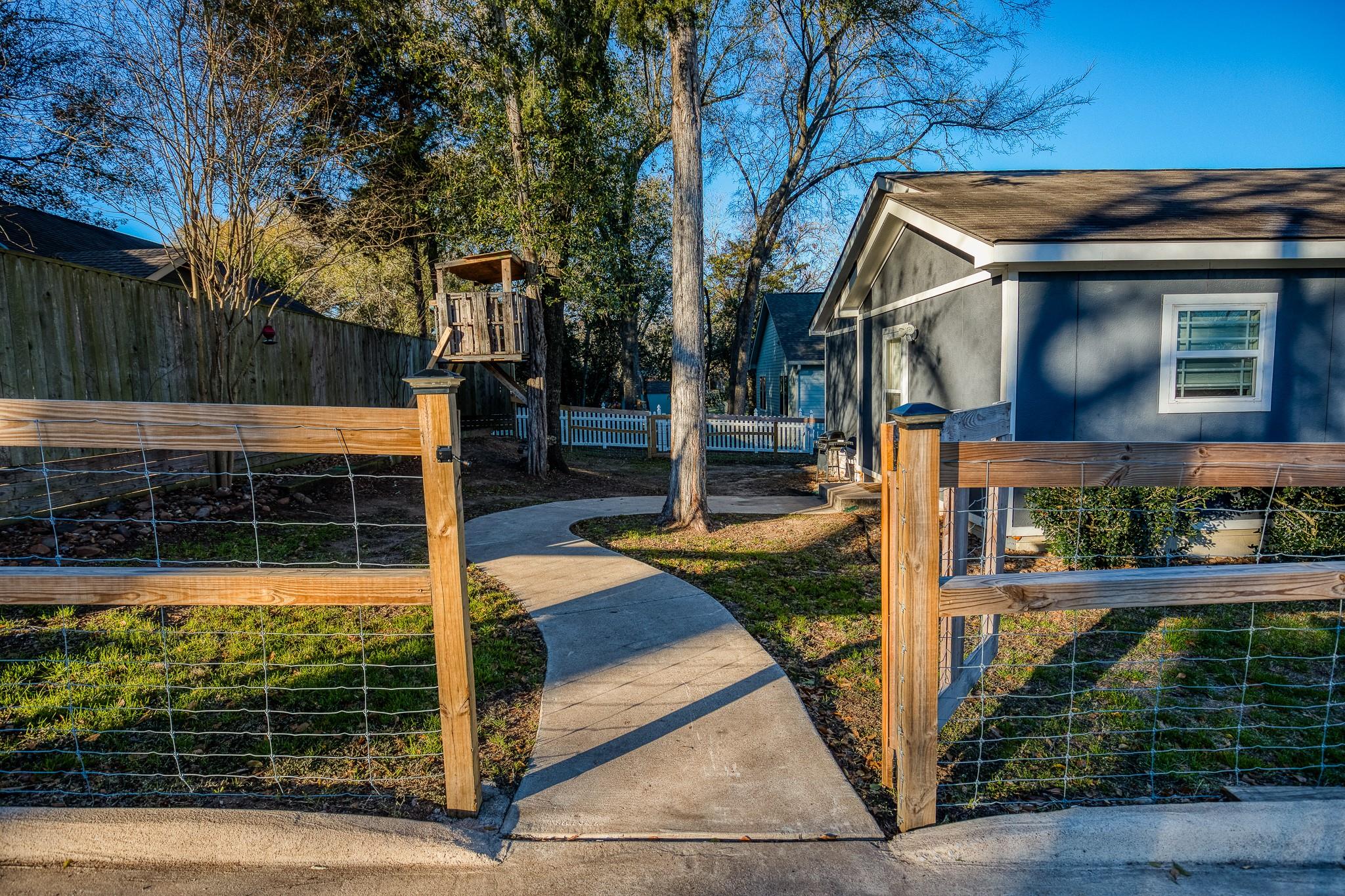 1004 Pecan Street