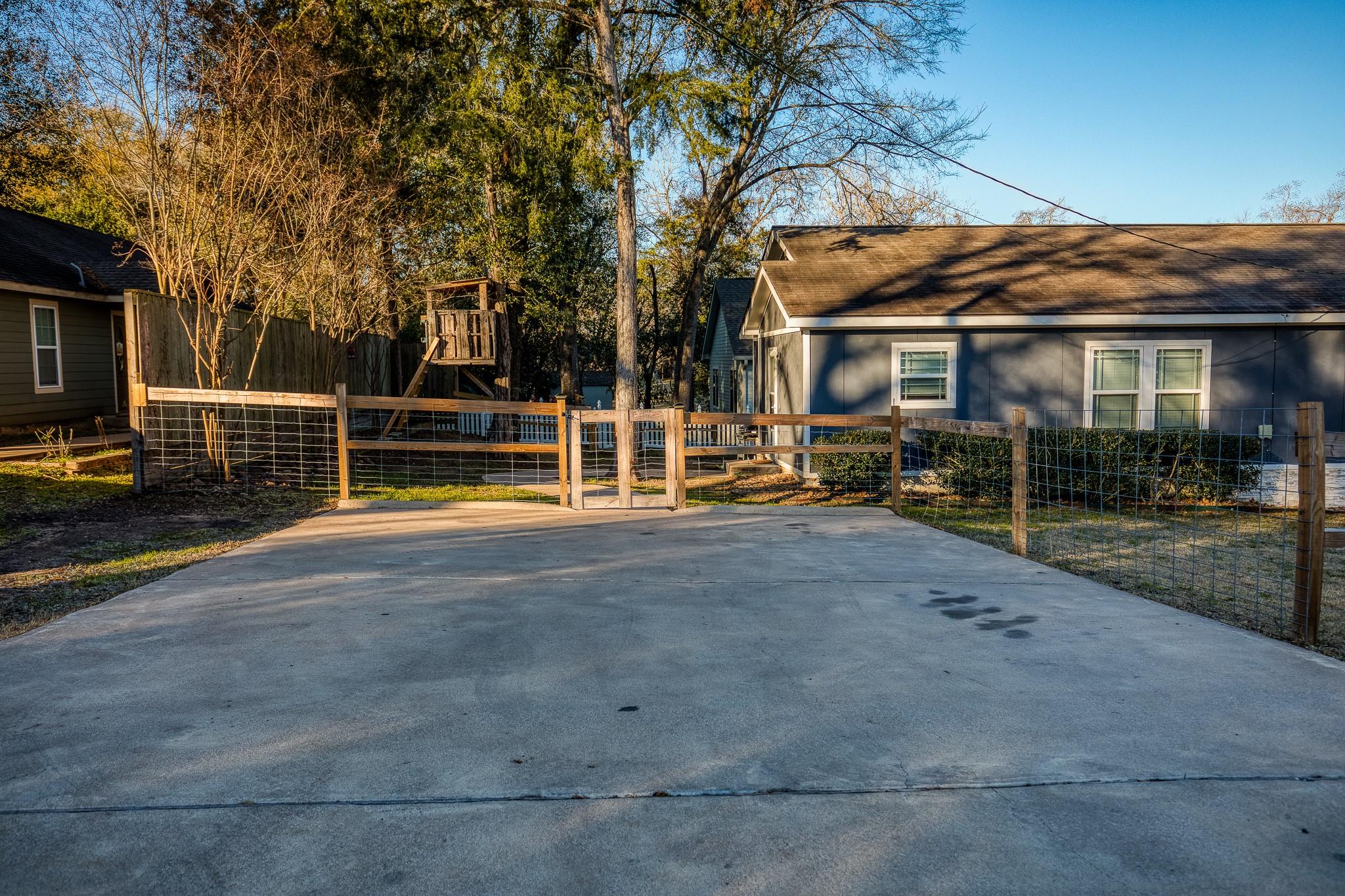 1004 Pecan Street