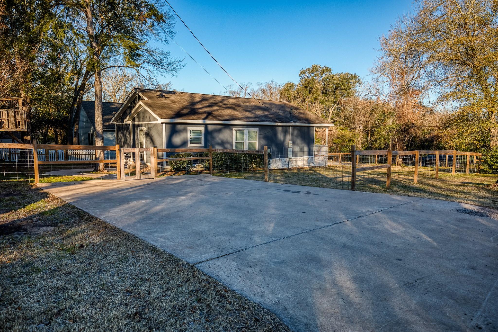 1004 Pecan Street