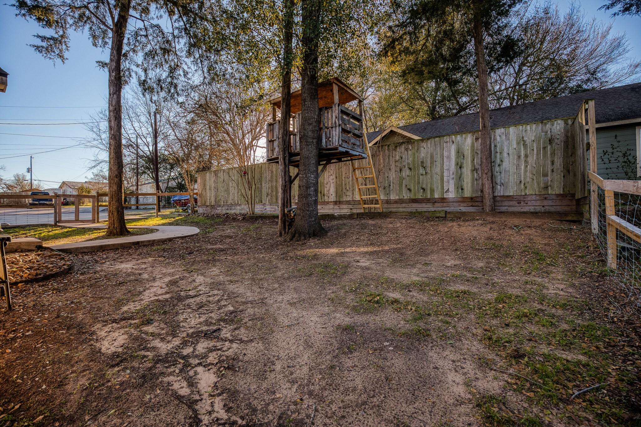 1004 Pecan Street