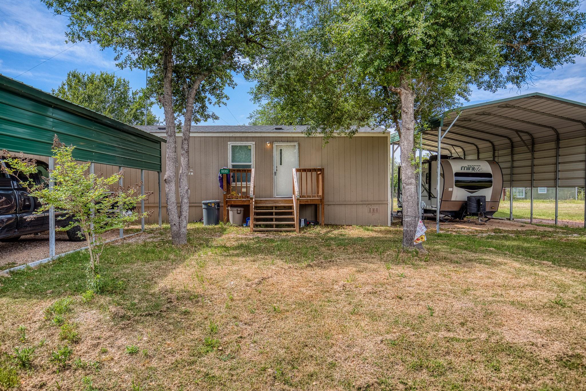 5200 & 5220 Schulenberg Lane