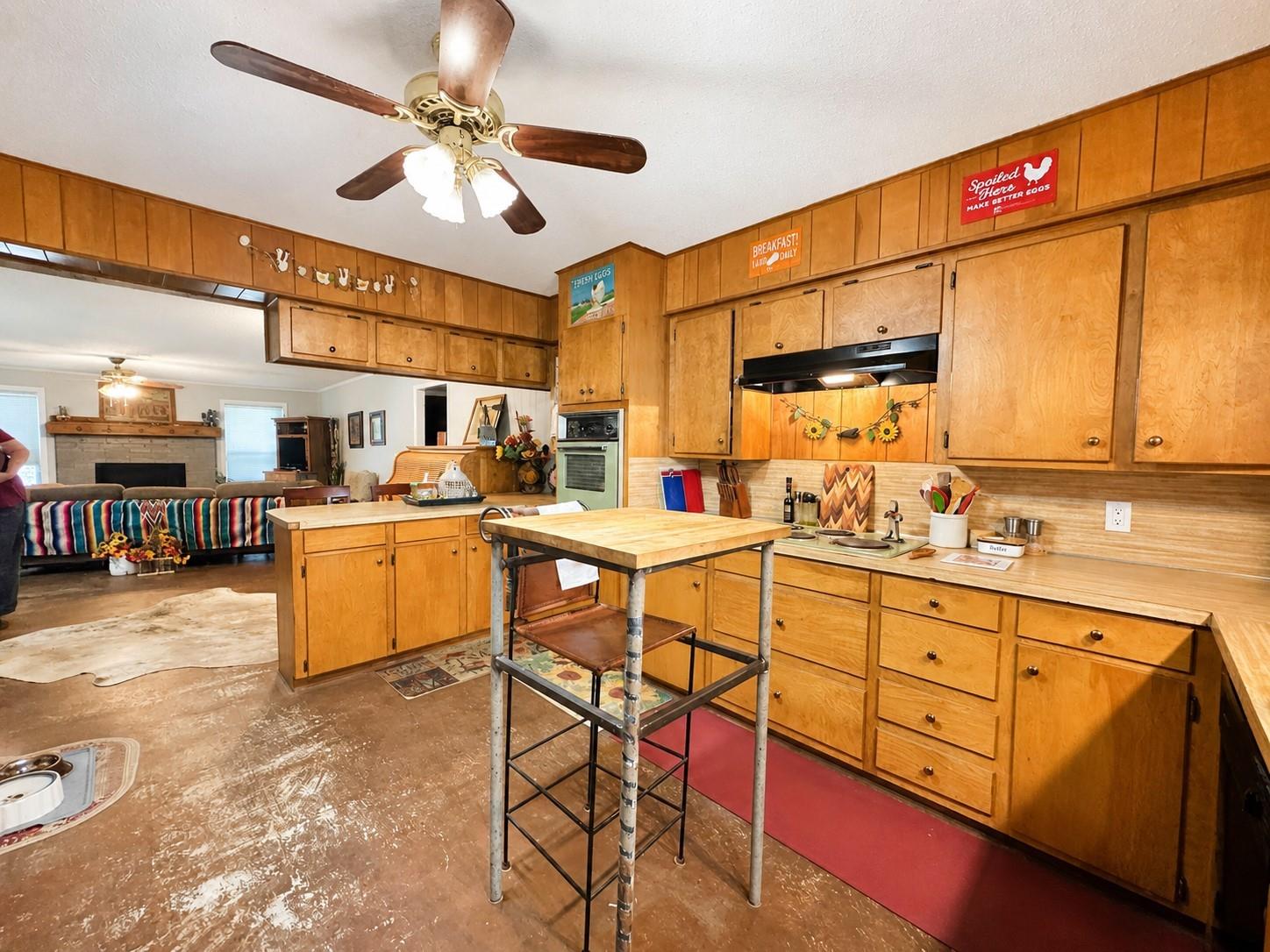 18493 Fm 1155 E