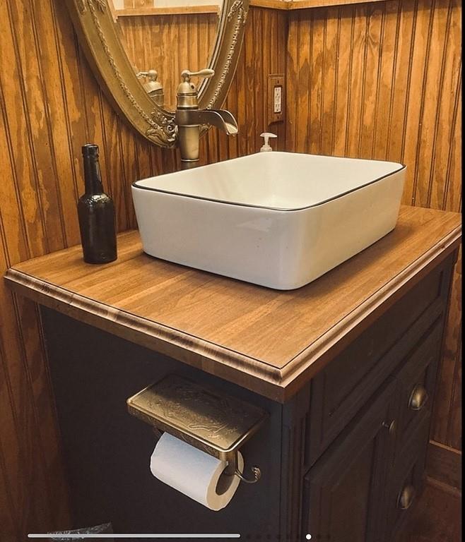 8222 Highway 105-Cabin 2