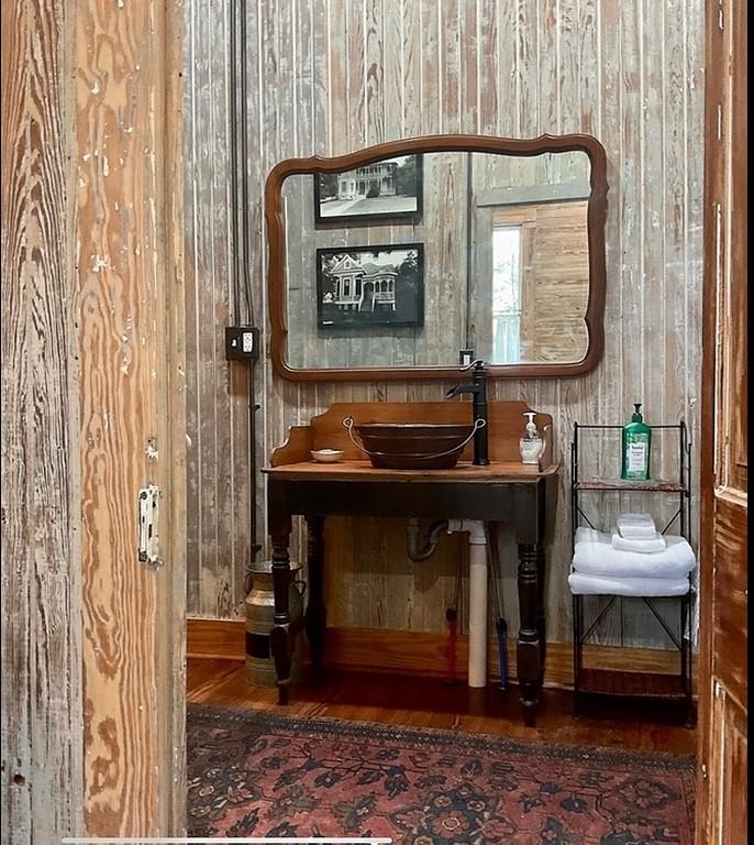 8222 Highway 105-Cabin 2