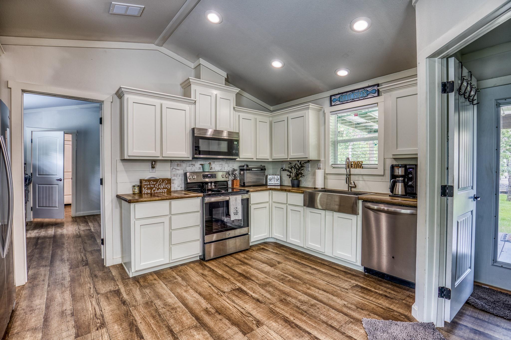 102 Hilltop Court