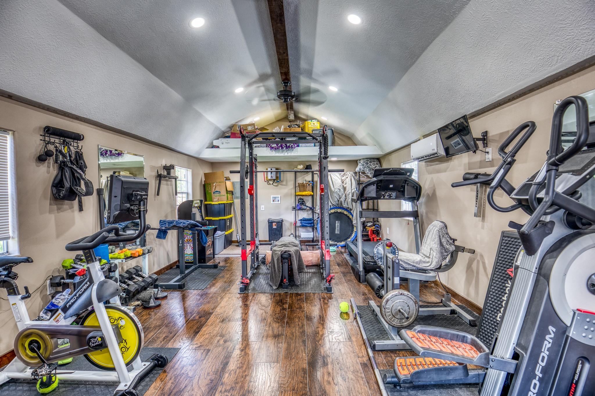 102 Hilltop Court