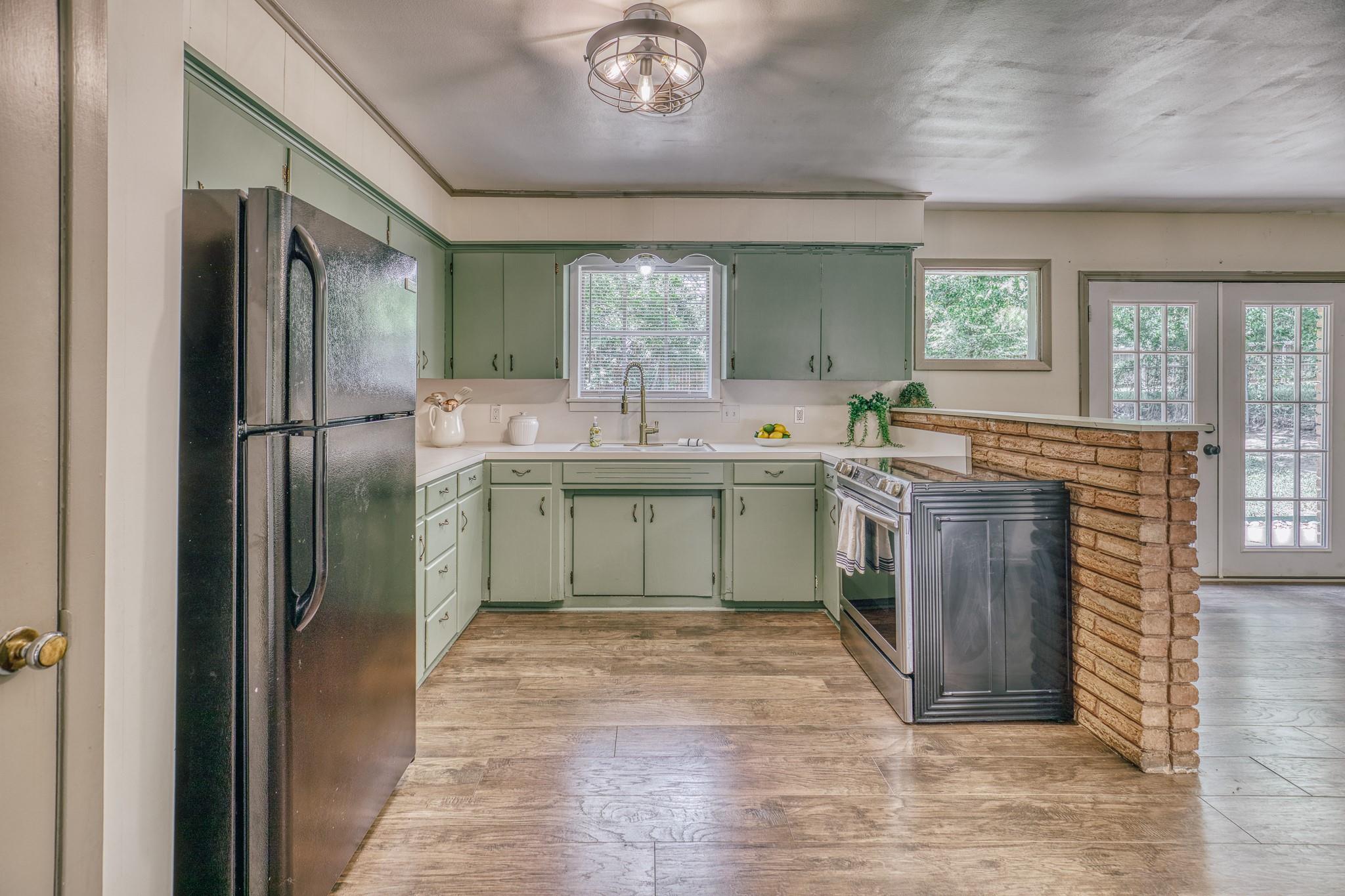 2414 Airline Drive