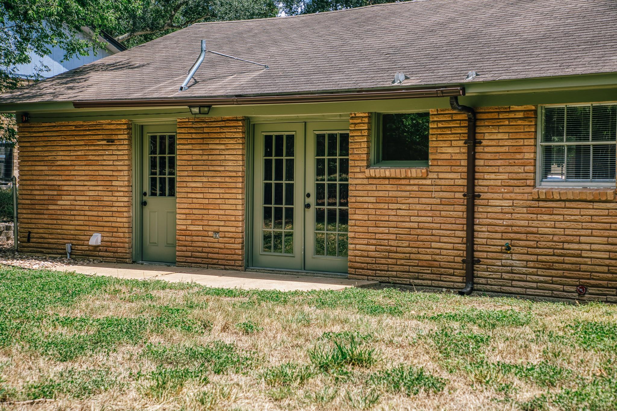 2414 Airline Drive