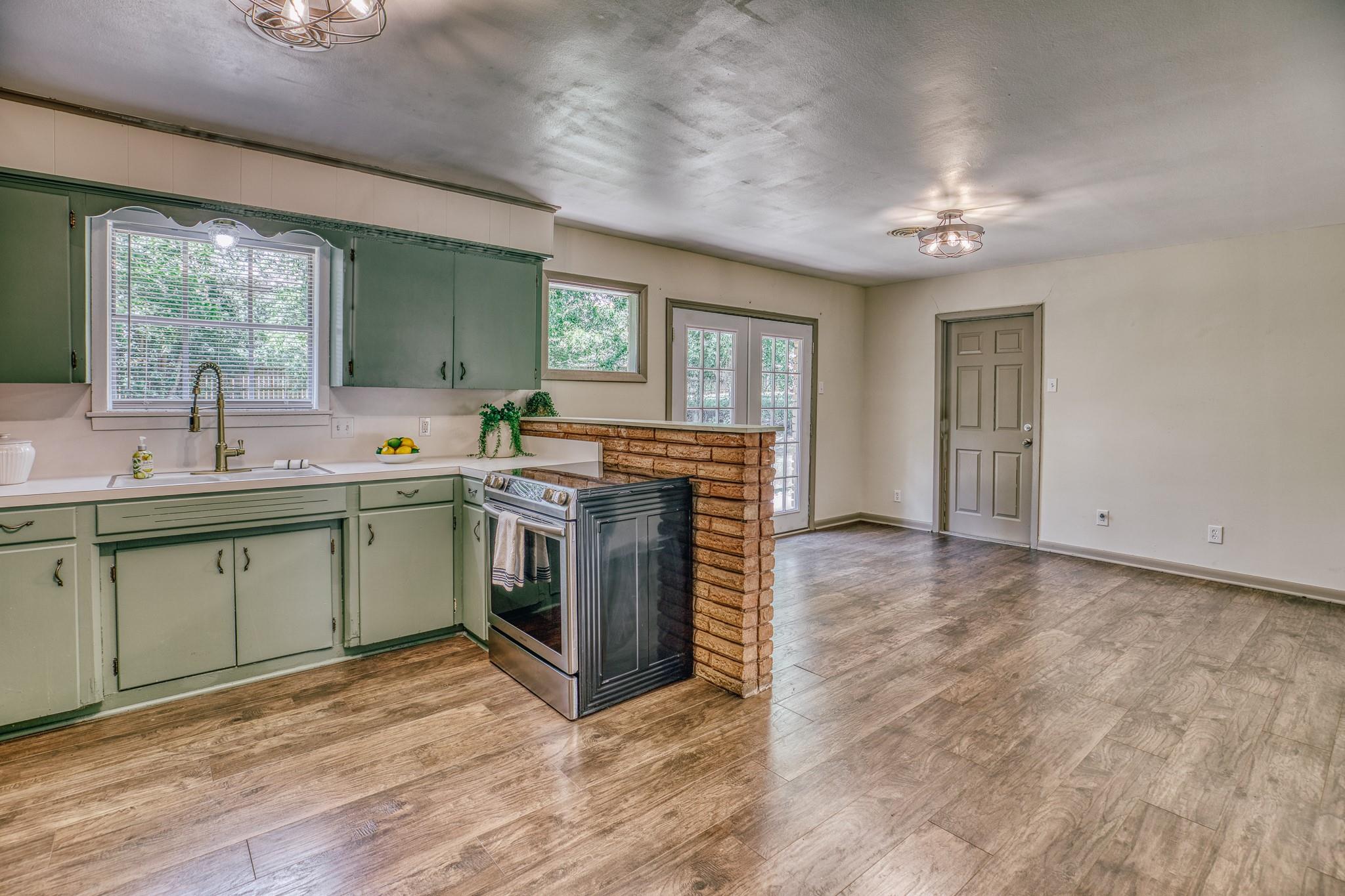 2414 Airline Drive