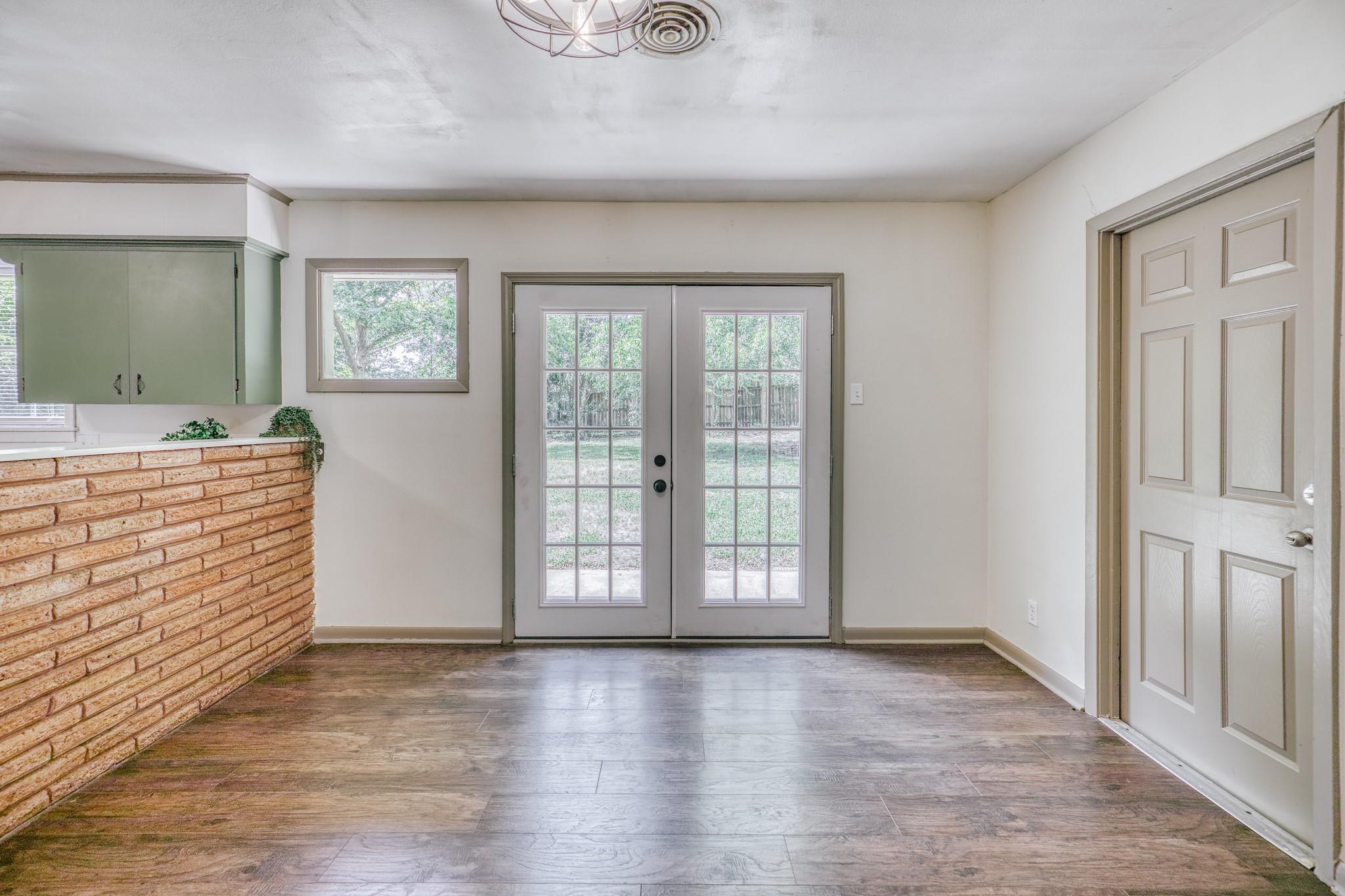 2414 Airline Drive