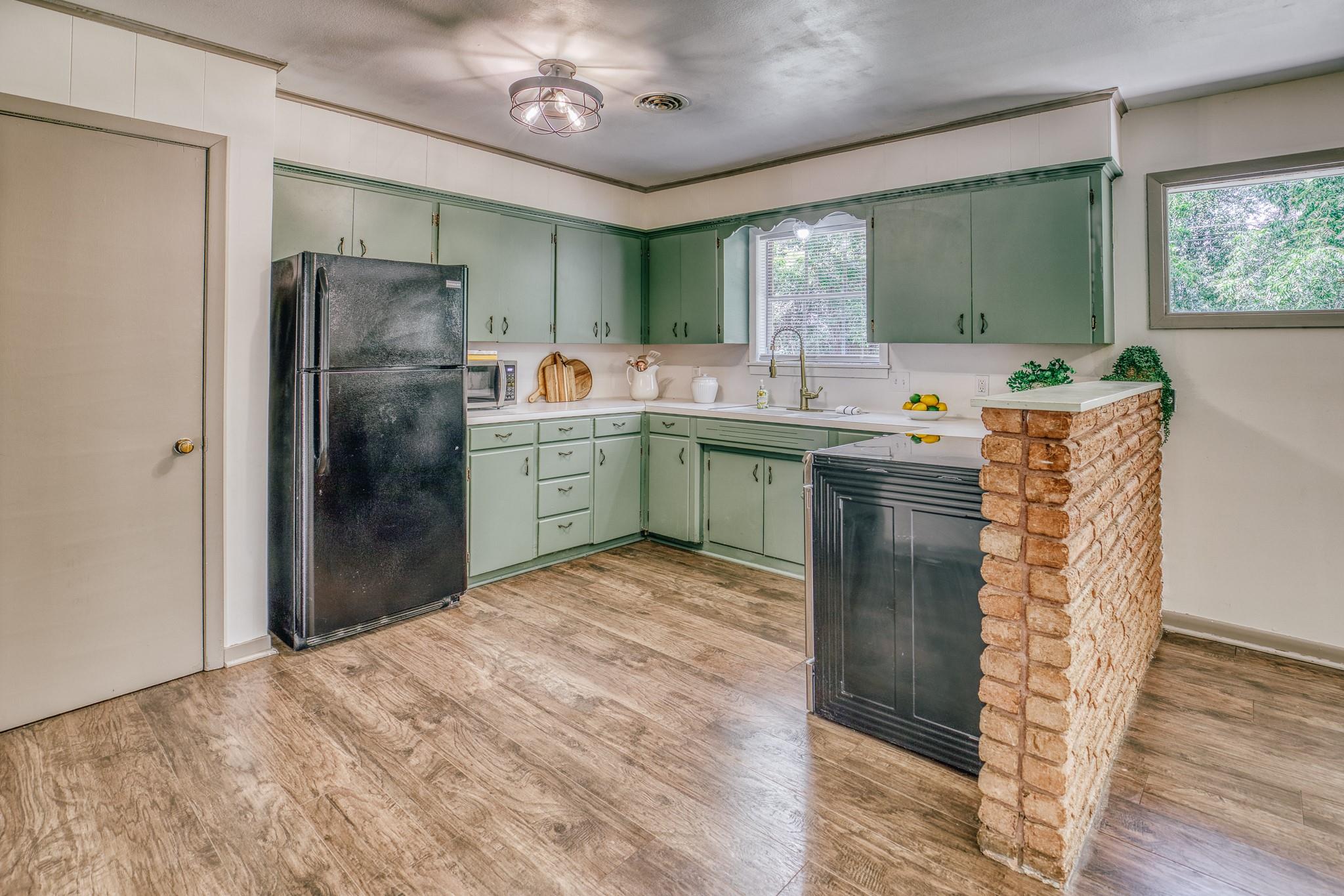 2414 Airline Drive