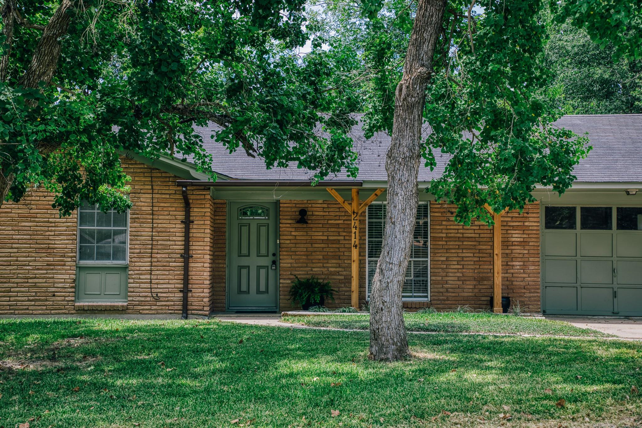 2414 Airline Drive