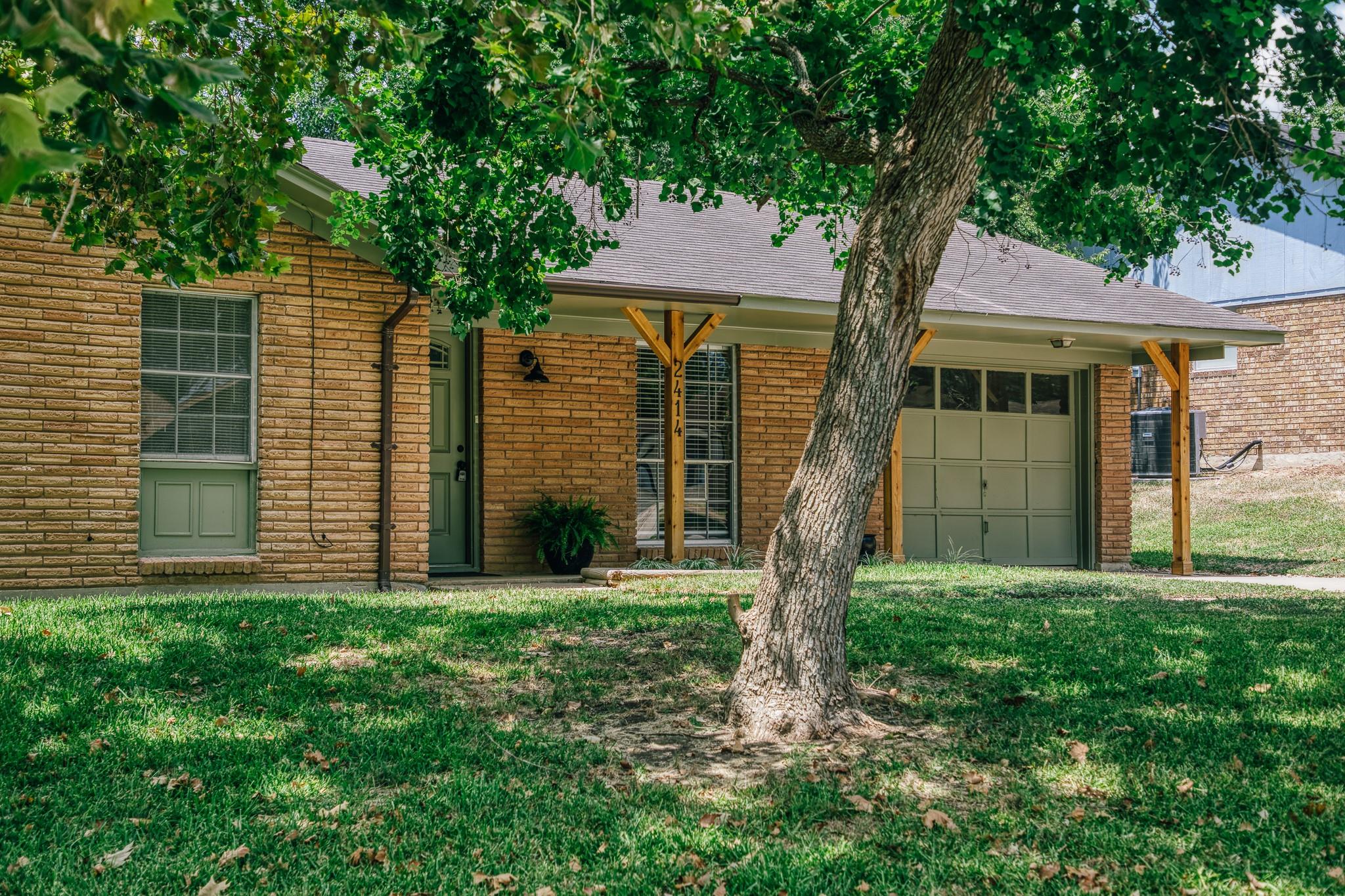 2414 Airline Drive