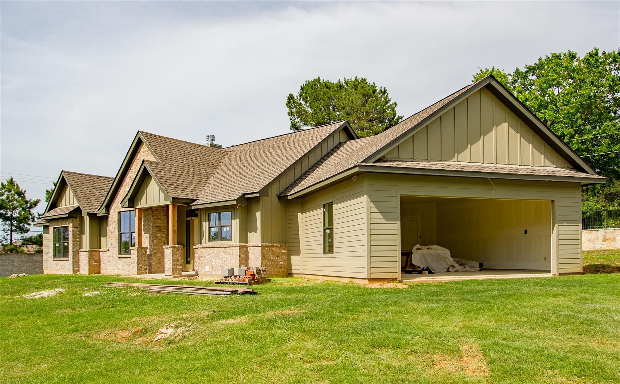 2401 Oak Hollow Lane