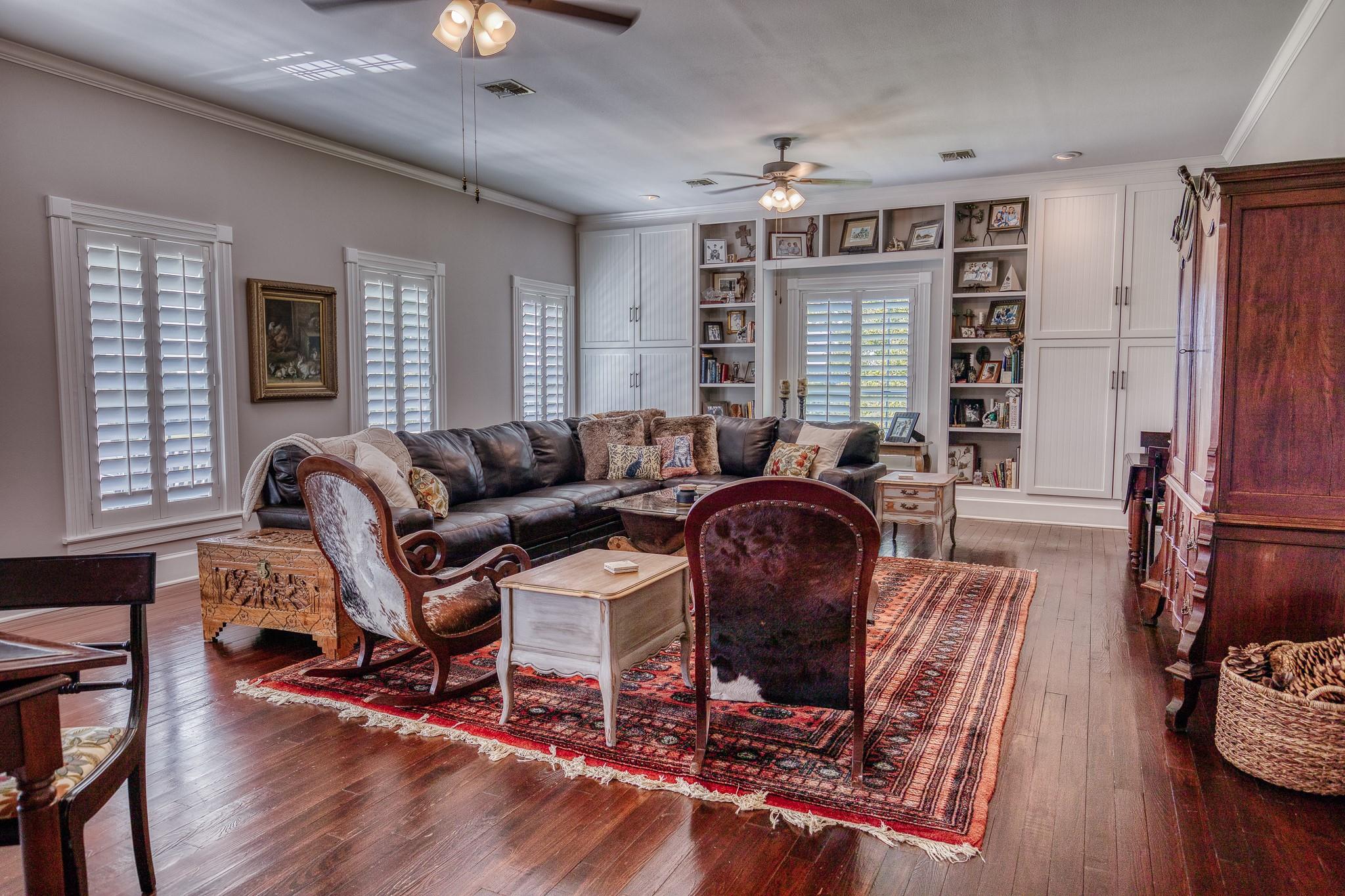 8077 Valley Drive