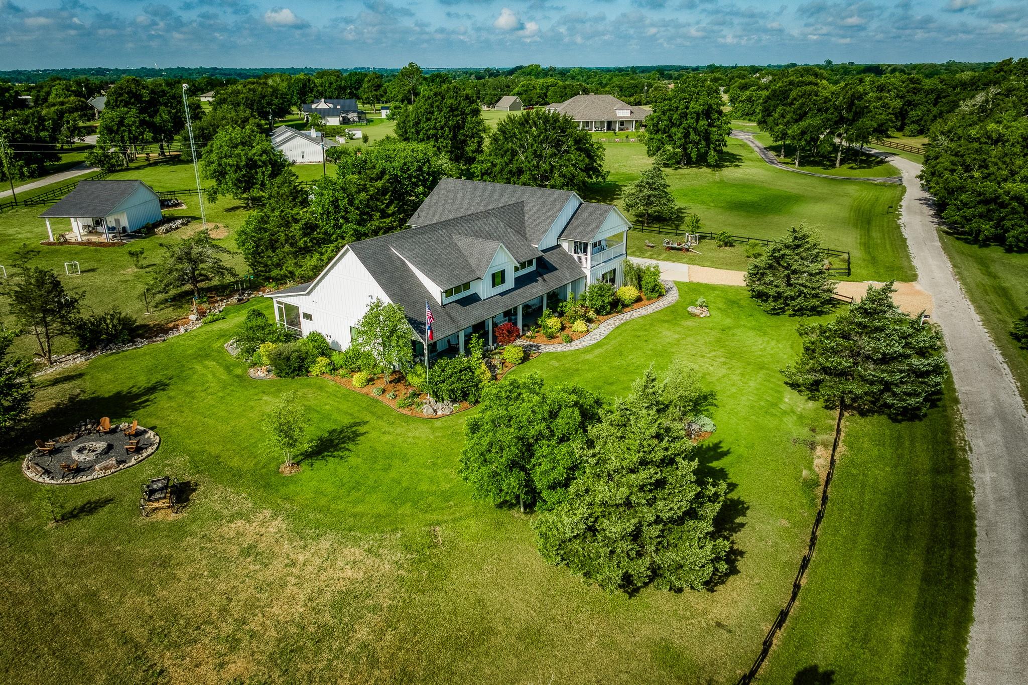 9352 Lake Drive