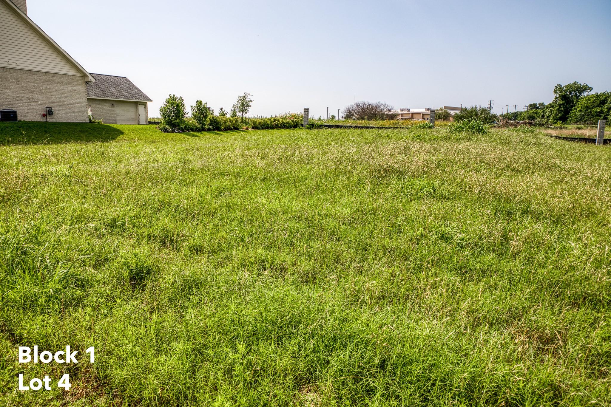 2433 Oak Hollow Lane