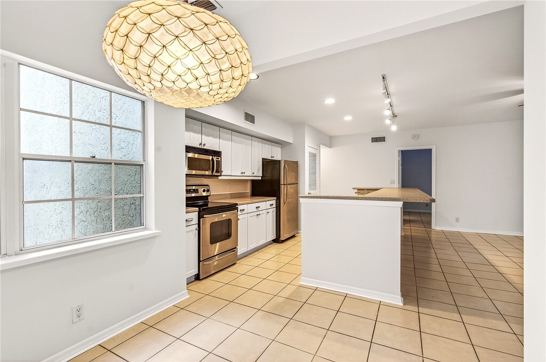 1275 Winding Oaks Circle E 702