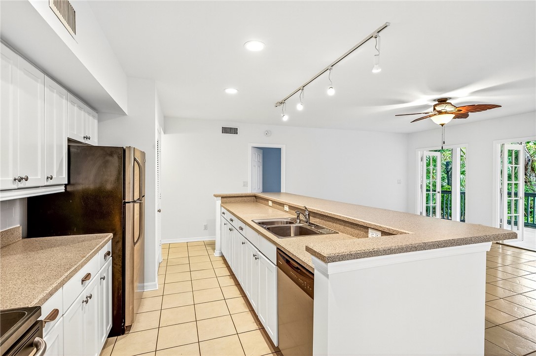 1275 Winding Oaks Circle E 702