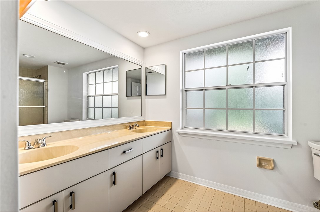 1275 Winding Oaks Circle E 702