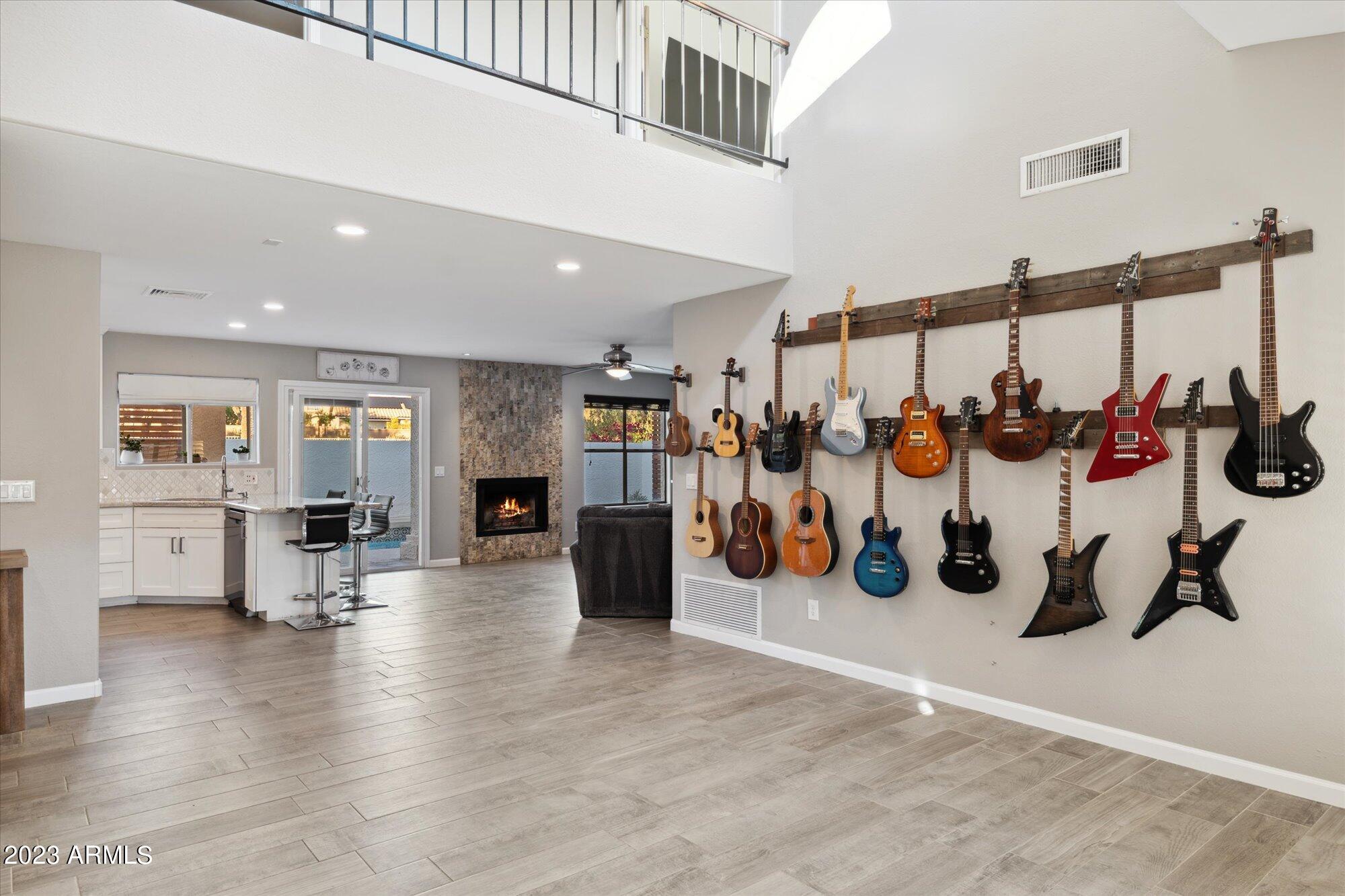 1408 E BRIARWOOD Terrace