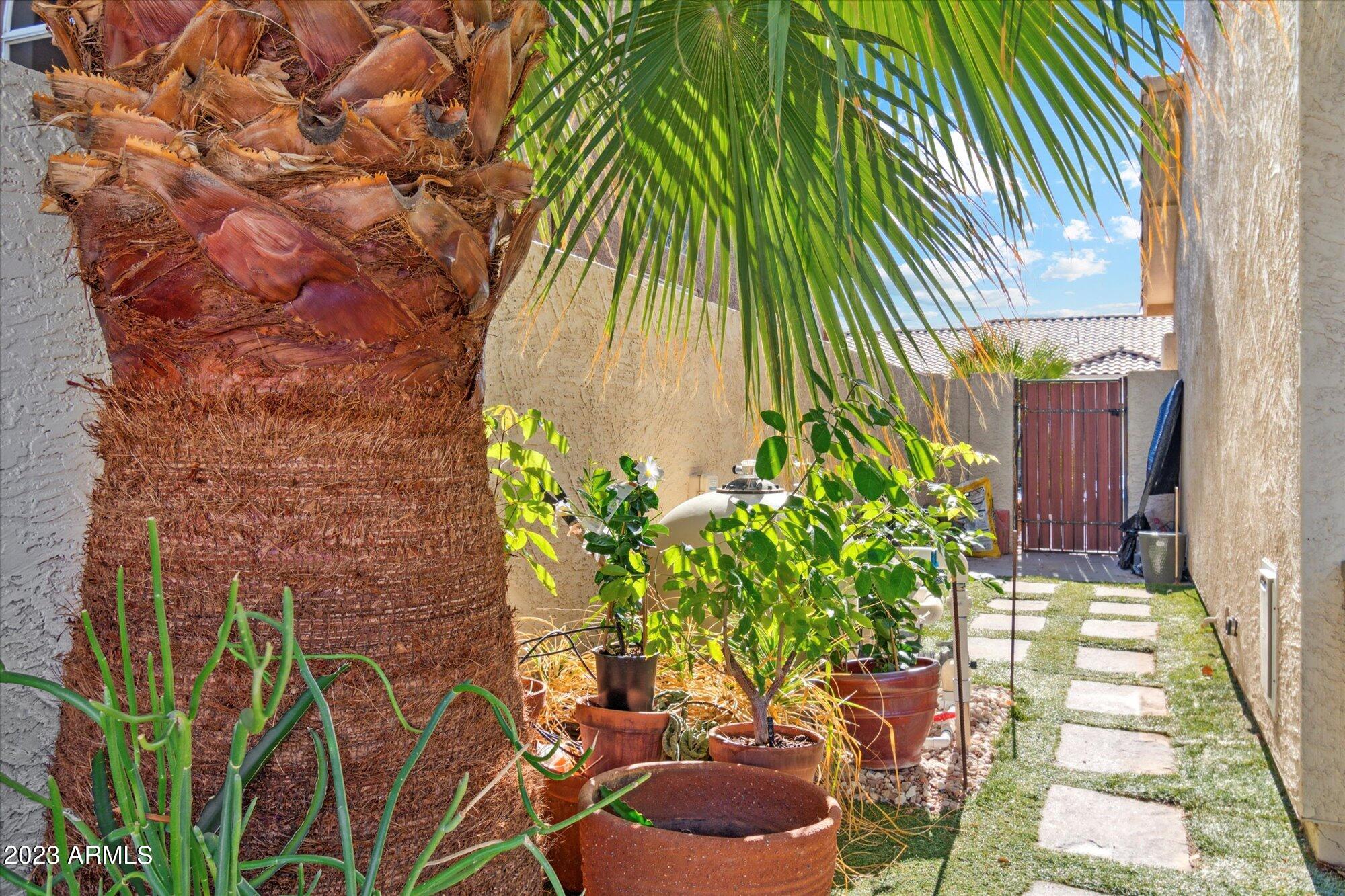 1408 E BRIARWOOD Terrace