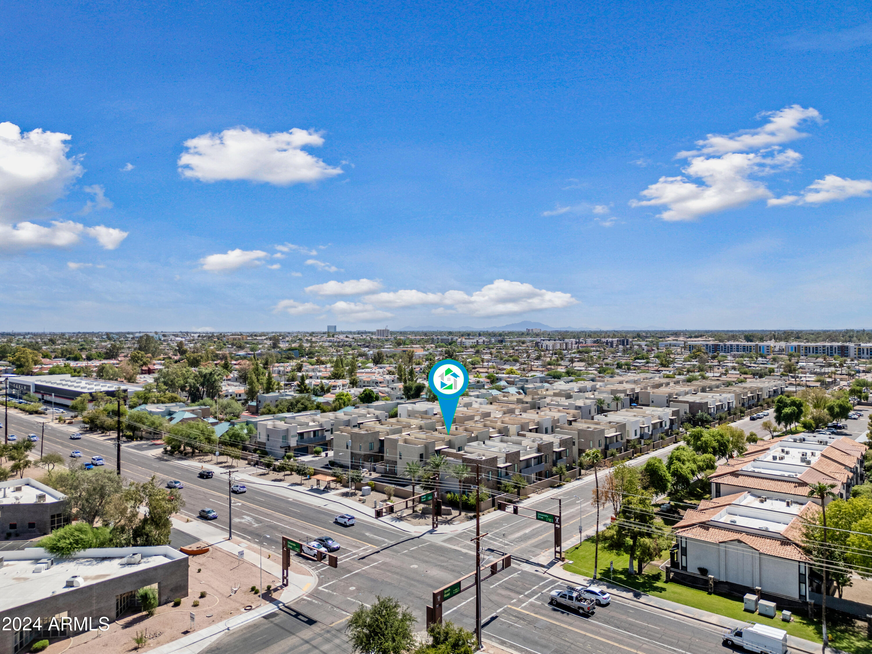 901 S SMITH Road, 1012