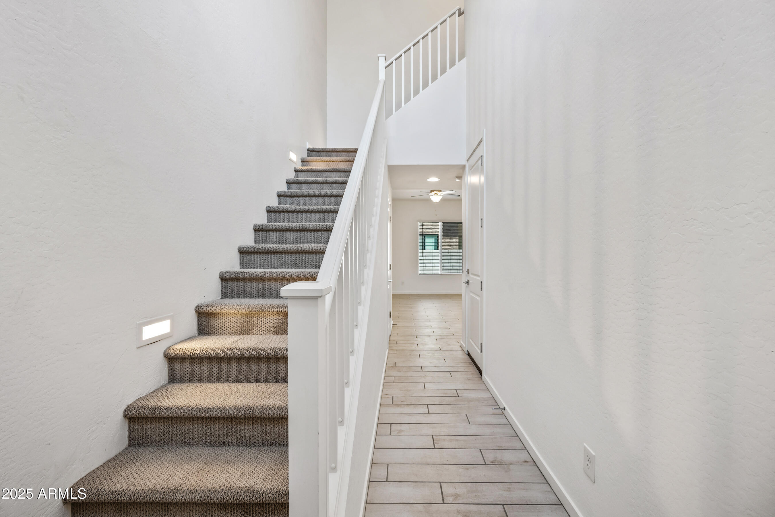 901 S SMITH Road, 1012