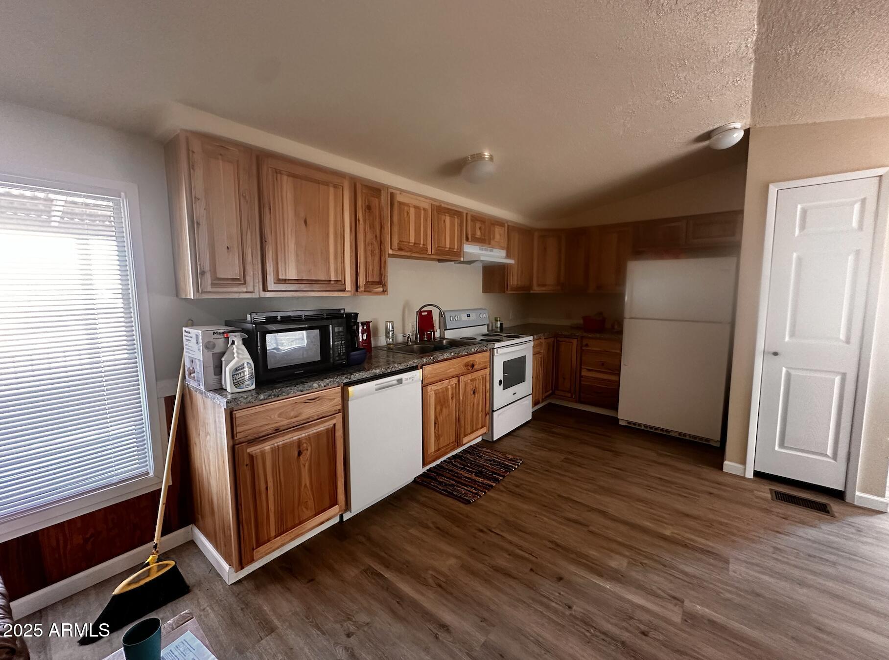 14747 W SCORPIO Avenue