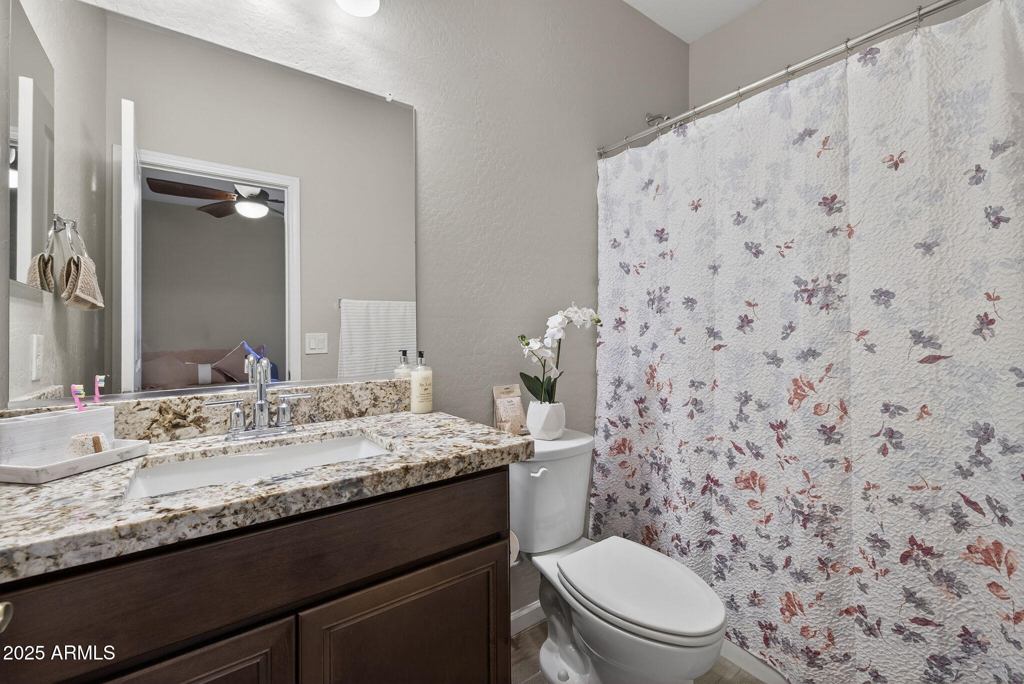 2026 E WETLEAF Place