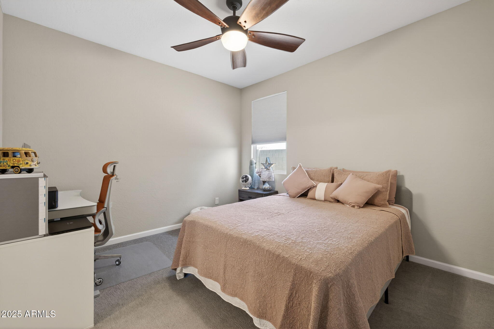 2026 E WETLEAF Place