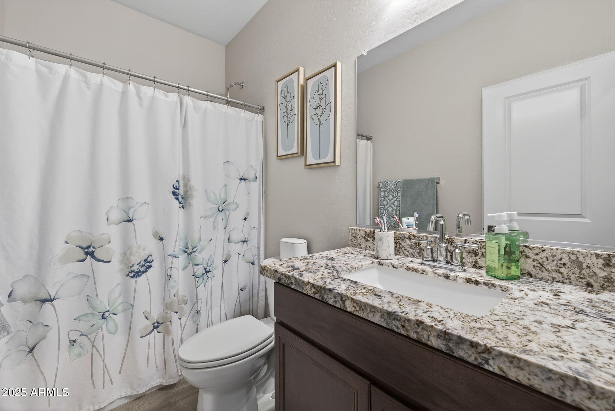 2026 E WETLEAF Place