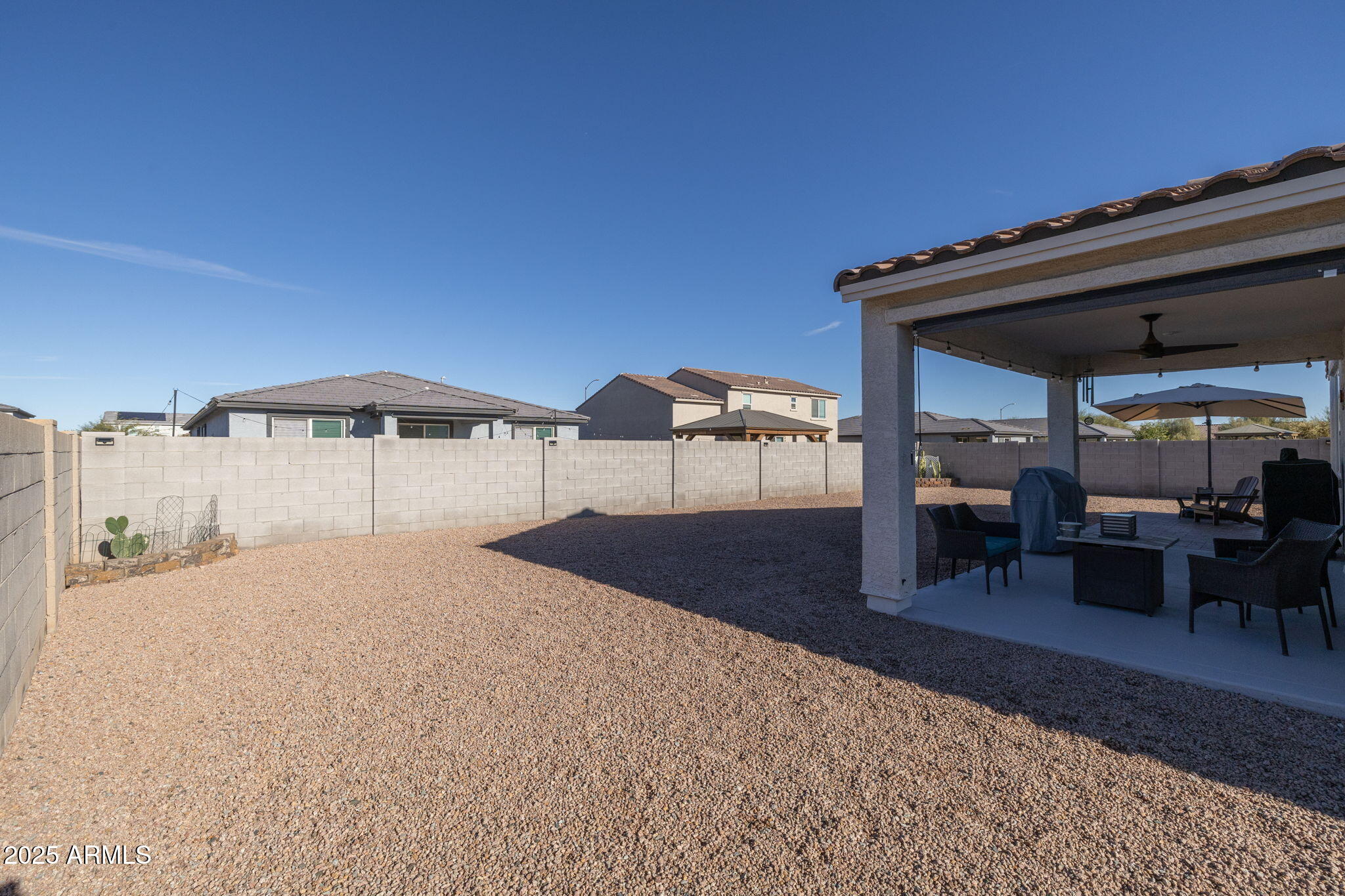 2026 E WETLEAF Place