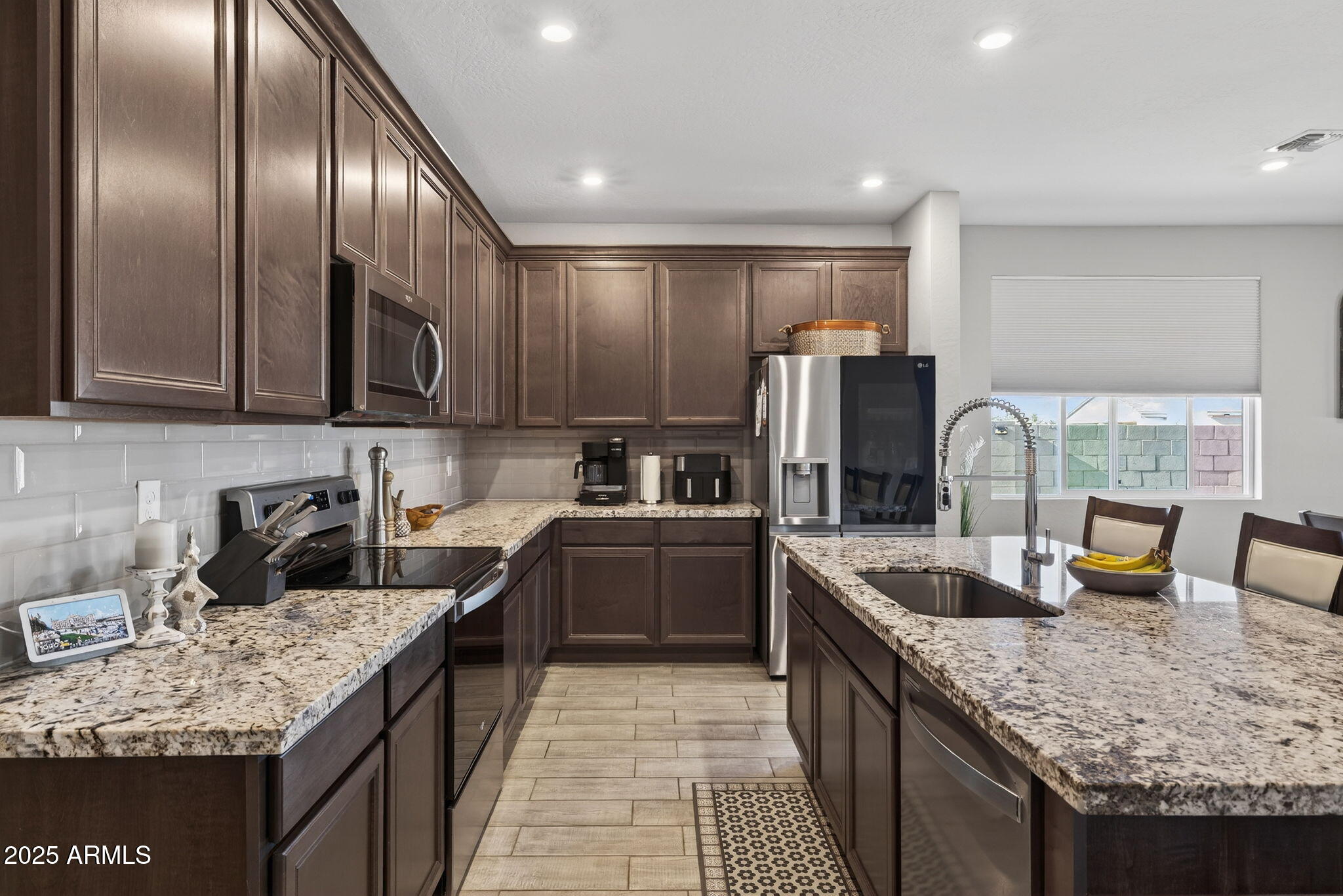 2026 E WETLEAF Place