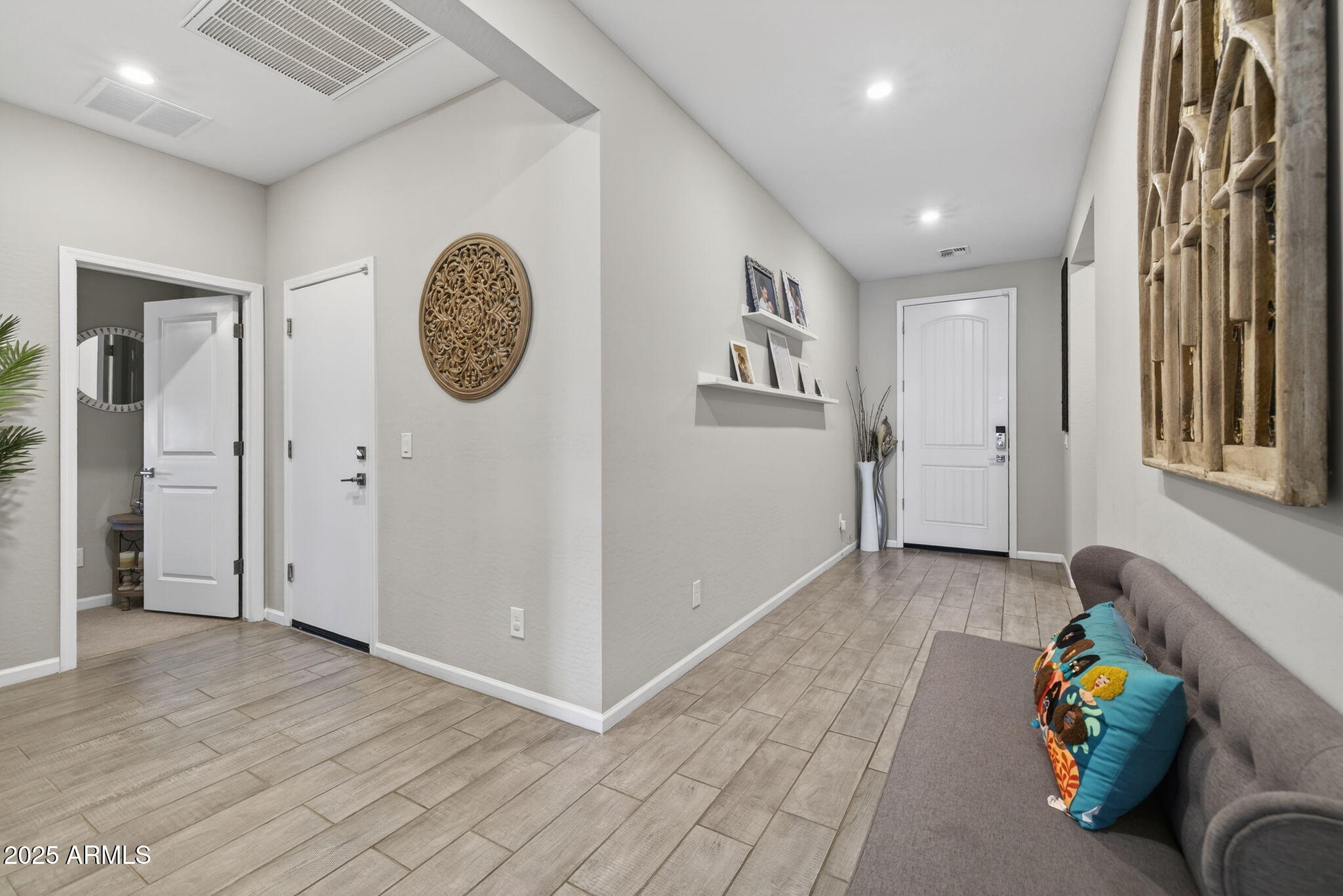 2026 E WETLEAF Place