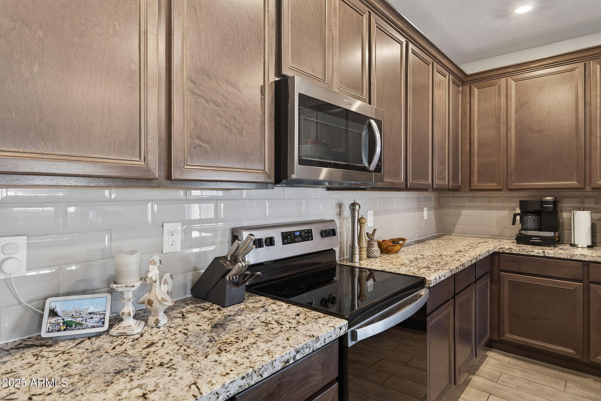 2026 E WETLEAF Place