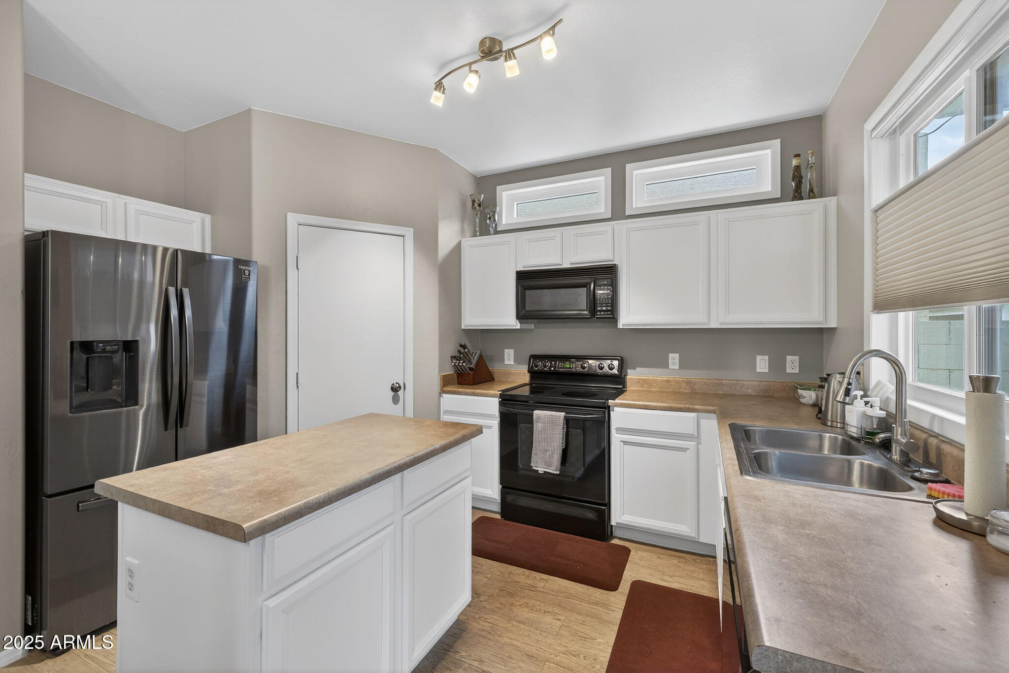 1444 S LONGSPUR Lane