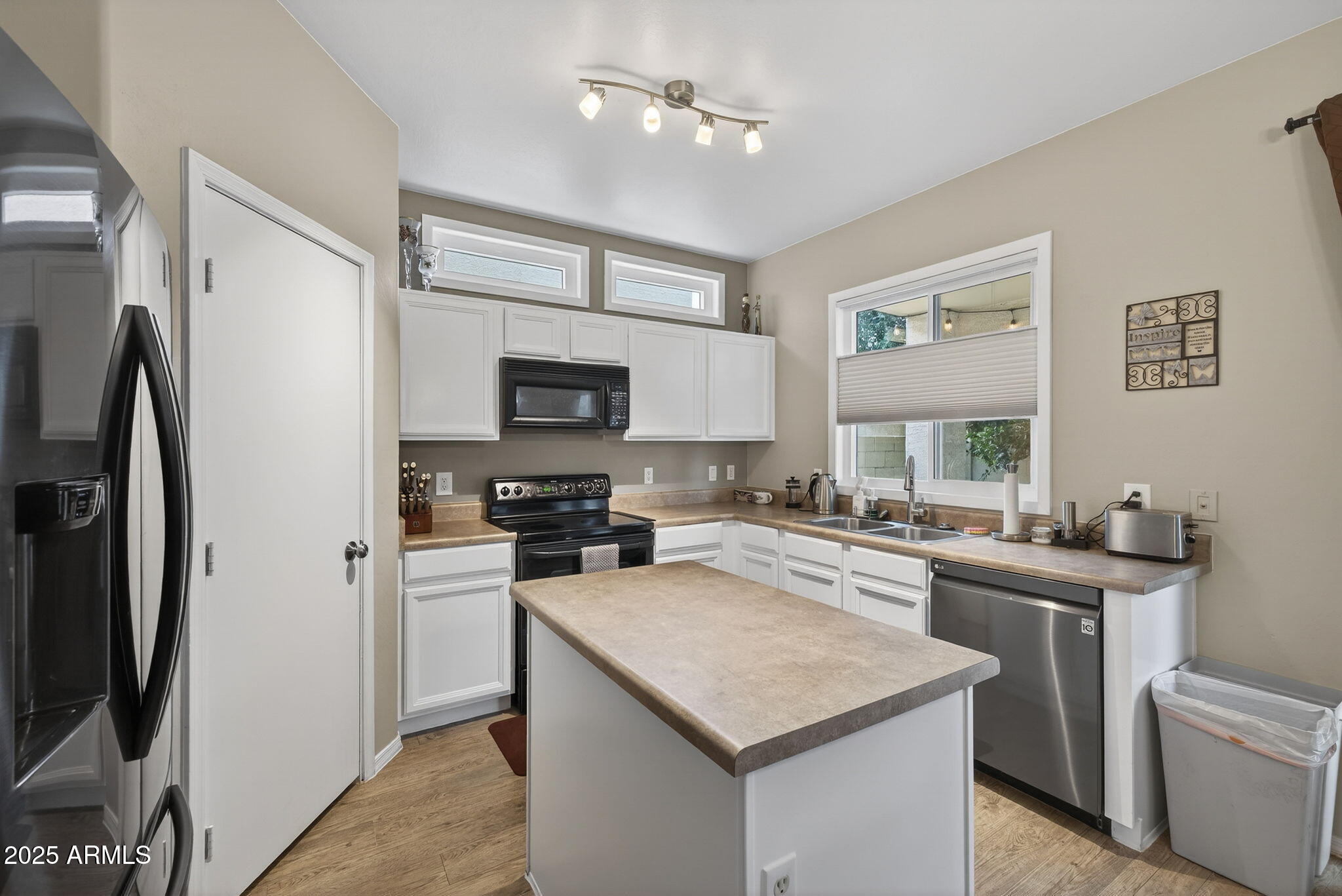 1444 S LONGSPUR Lane