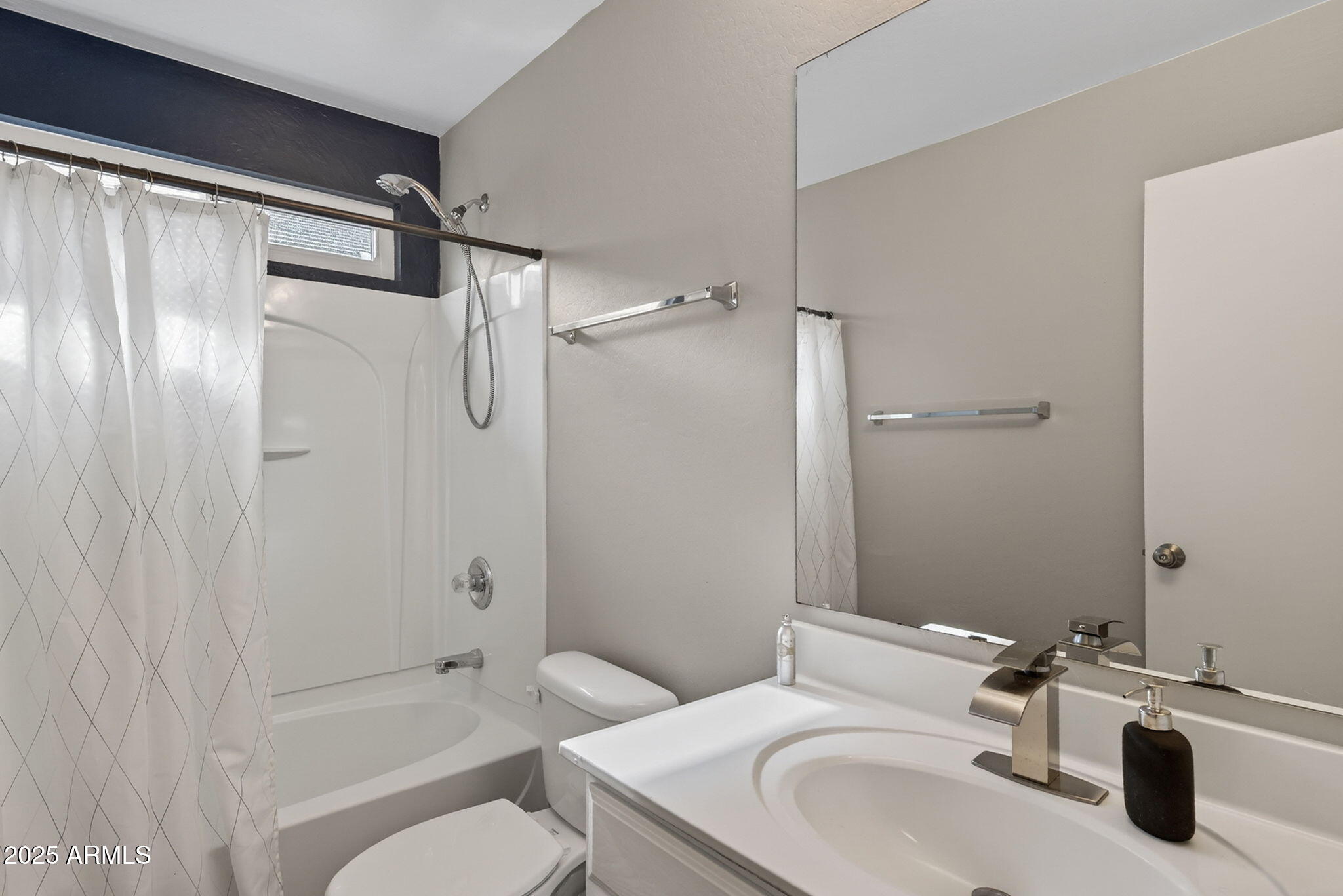 1444 S LONGSPUR Lane