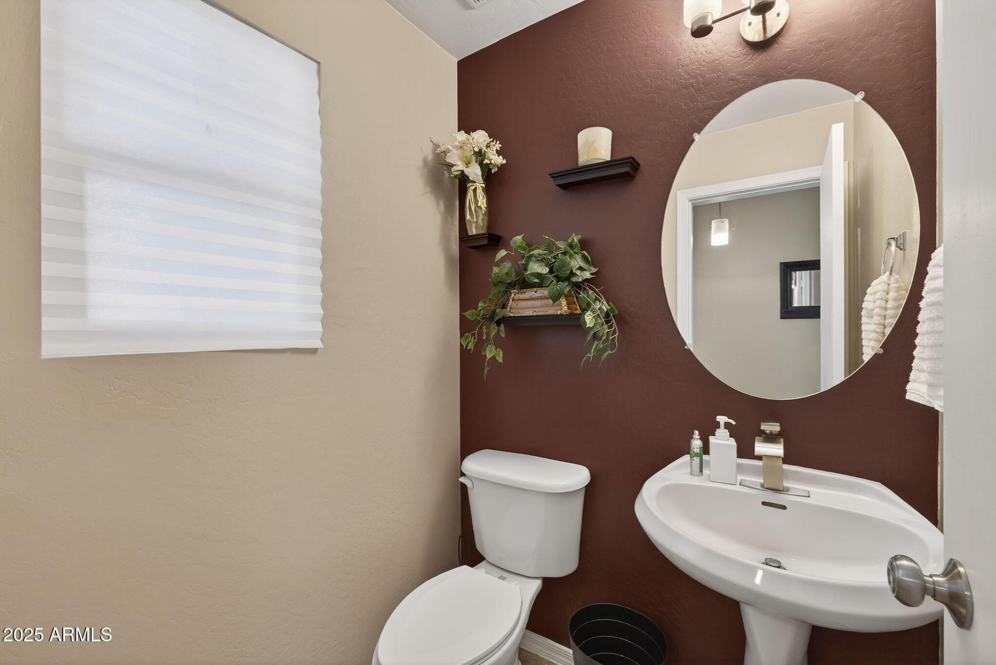 1444 S LONGSPUR Lane