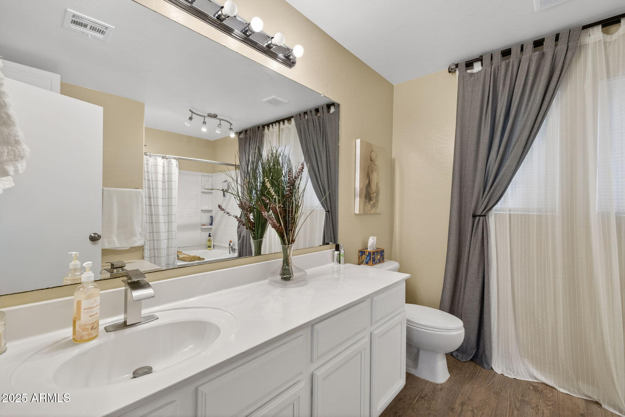 1444 S LONGSPUR Lane