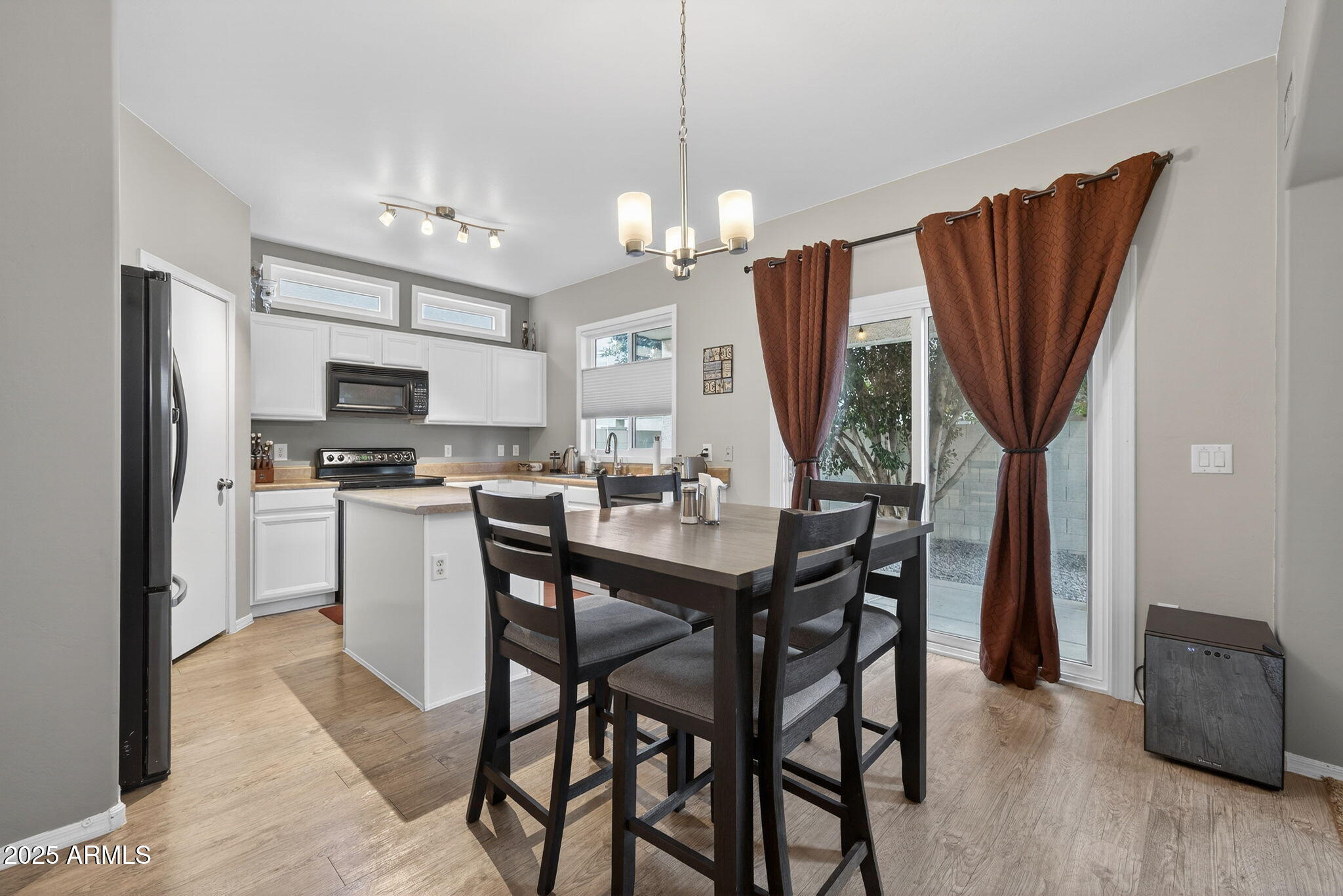 1444 S LONGSPUR Lane